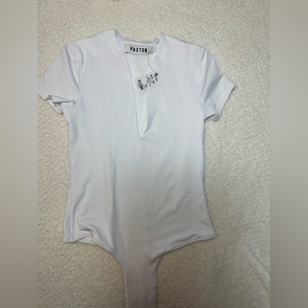 NWT Paxton (Akira) deep v short sleeve body suit